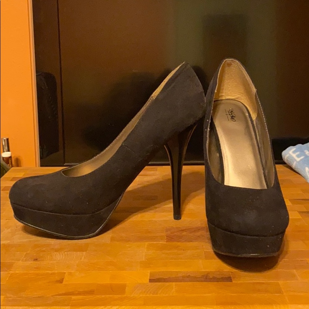 Black suede heels